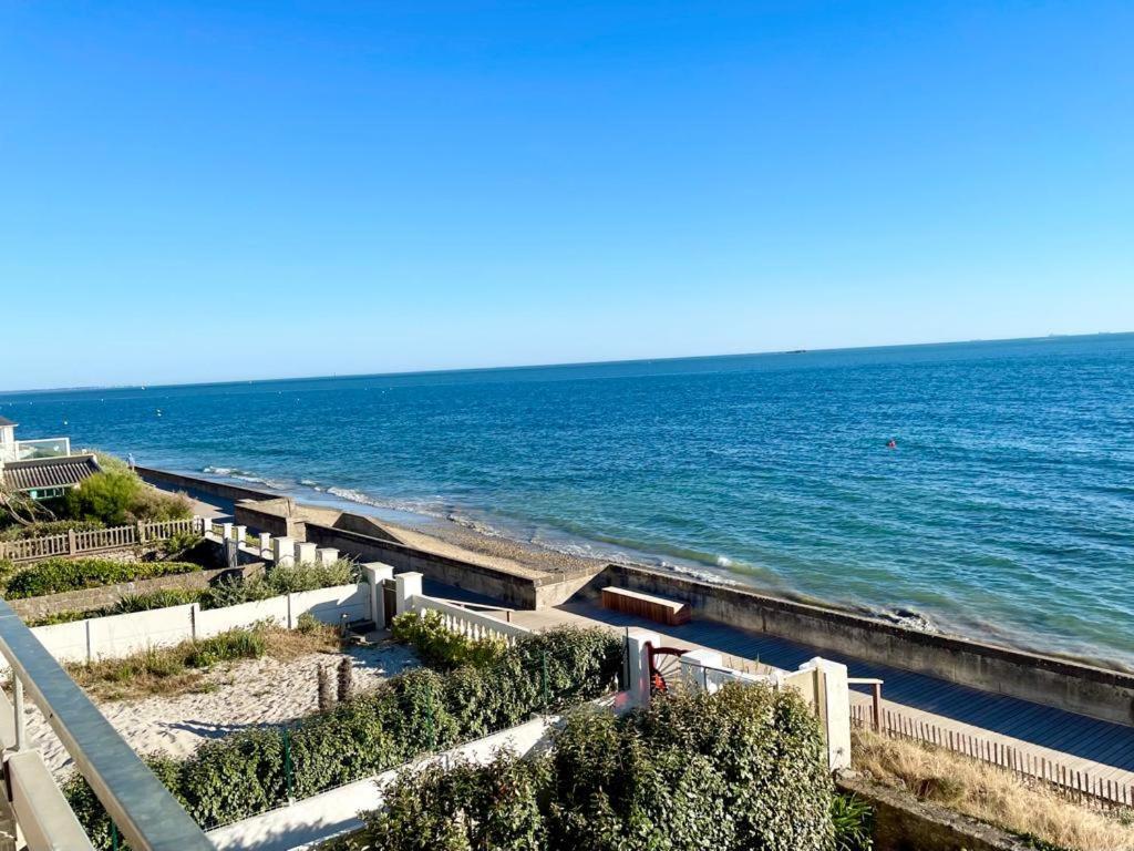 Large Studio Direct Access To The Beach بورنيشّيه المظهر الخارجي الصورة