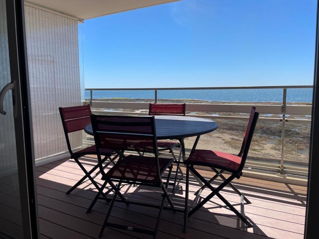Large Studio Direct Access To The Beach بورنيشّيه المظهر الخارجي الصورة